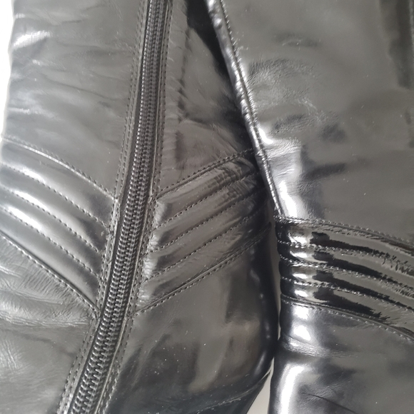 Laura Biagiotti | Leather Boots with Tassels - Picture 12 of 16